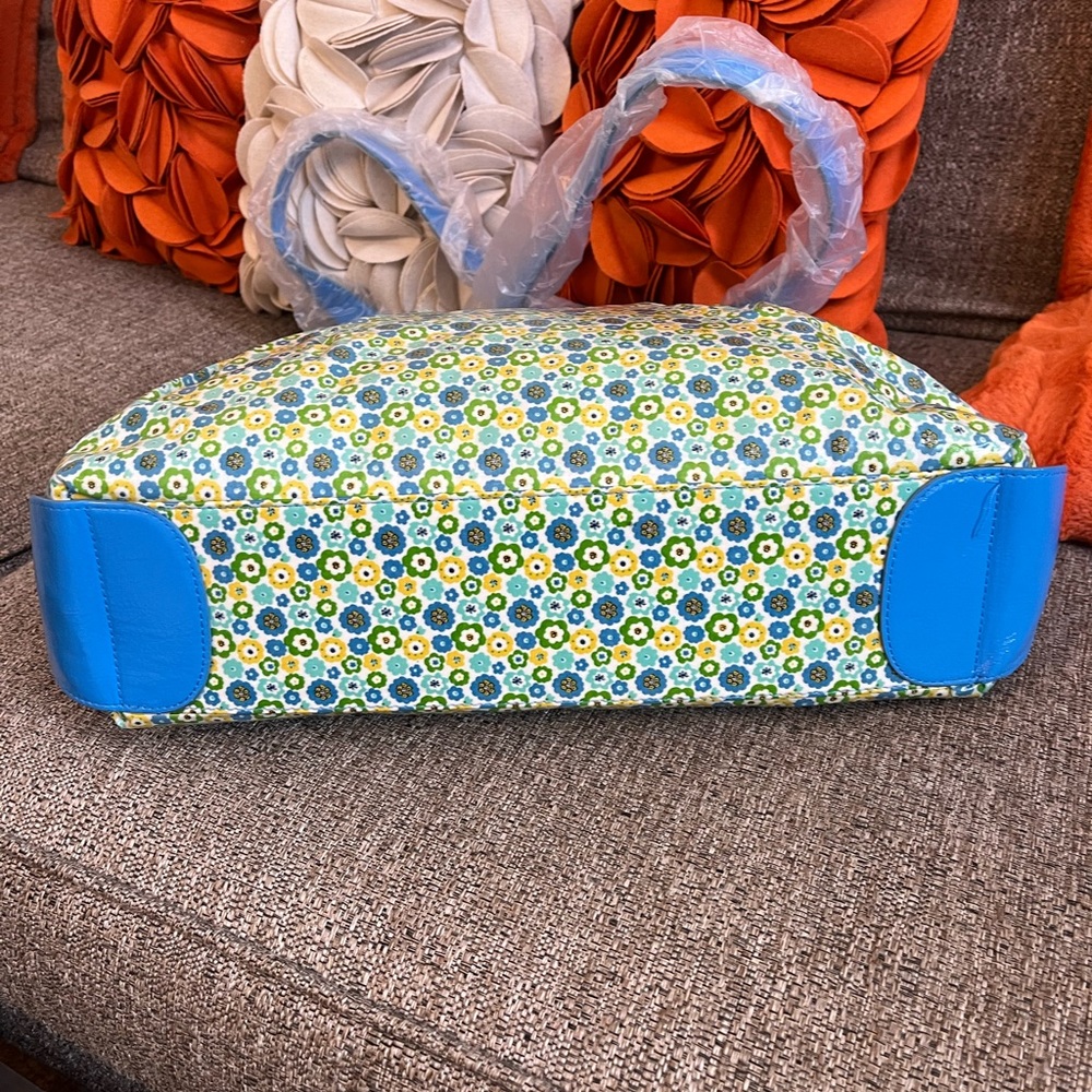 ❣️🆕Vera Bradley English Meadow Bridge Tote❣️ - Picture 9 of 12